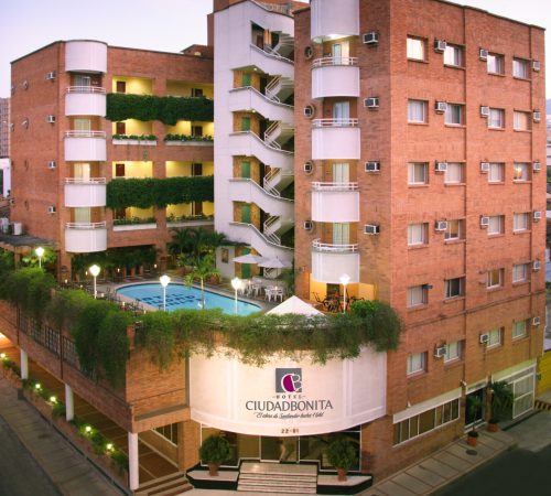 FACHADA PRINCIPAL FACHADA PRINCIPAL